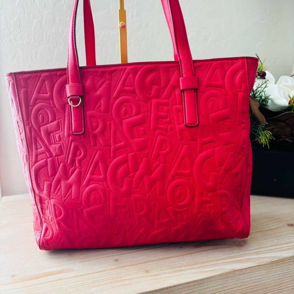 Salvatore Ferragamo Red Logo Embossed Bonnie Tote Bag Purse Designer Luxury - Picture 3 of 15